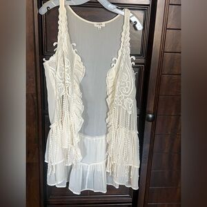 Size large- Umgee cream lace and fringe vest